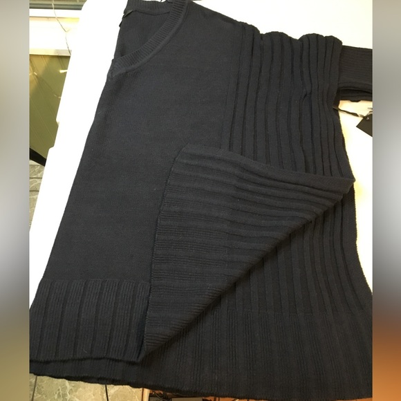 🆕 Vera Wang Oversized Brown Sweater NWT size medium - Picture 1 of 8